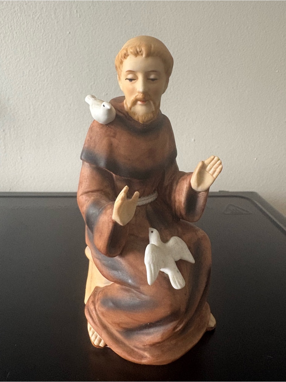 Saint Francis of Assisi Porcelain 6” Figurine with Doves Sam Roe Japan- Preused
